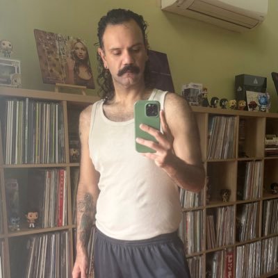 kdefg22's profile picture. I love sucking dick, weed and Britney Spears 😝