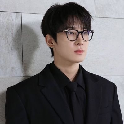 ajxxyzur's profile picture. ww