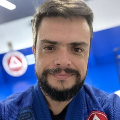 nilerbarcelos's profile picture. Professional overthinker