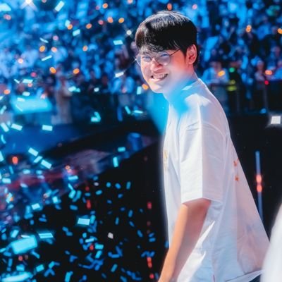 KyaOokami's profile picture. GUMAYUSI FMVP 🌟🌟🌟
Anime/Esports fan ~ LolValo Player