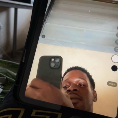 nonchalantveli's profile picture. sad boys don’t fold