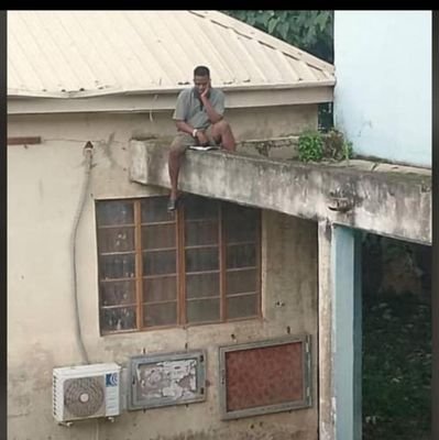 QuamVibes's profile picture. Football ⚽ | Music 🎵
Navigating life after school • Arsenal fan • Messi is the 🐐•
Wizkid FC + Ravers🔥