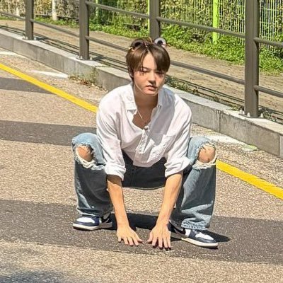 Moas_bubble_tae's profile picture. pronoun indifferent — here for xikers, txt, ateez and xlov — I stream on twitch (bluro_rain)
