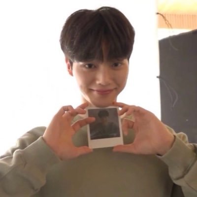 thdvusl_'s profile picture. 송강으로 시작해 송강으로 끝나는 하루