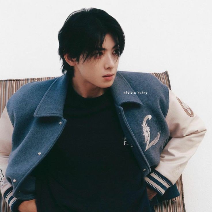 letracine's profile picture. 𞋇 ┊ အ  ,   1950.  El mar escribe cartas que nadie logra leer completas.   Alegorías,  /ń.  ●   {Ser} - Melancólico.  Epígrafe.  ன ’  35mm Óptico.