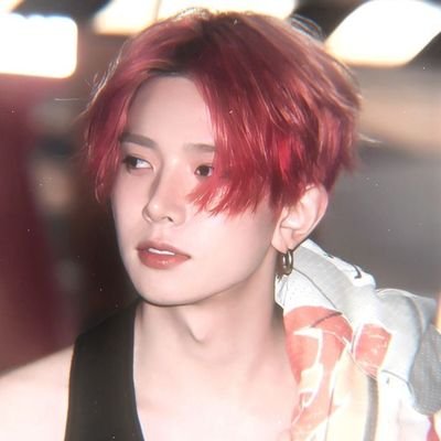 AuySh_01's profile picture. 