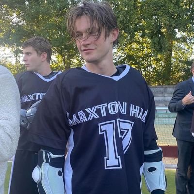 Kharerastee20's profile picture. lo main kayamat Tak hua tera 💗✨
Haaye main mar hi jaun 🎀✨