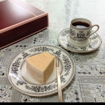 saintpaulia2002's profile picture. 珈琲、紅茶とその界隈のお食事。少し古めのティーカップなどなど。