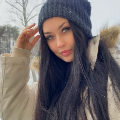 Stolen_Stares13's profile picture. ✨25 💖 7/1 Eras Tour Cincinnati ☀️ ‘06 Swiftie 🤍 a personality like a stained glass that shattered