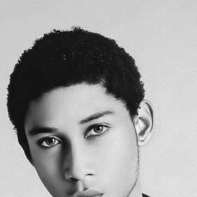 keoveey's profile picture. Apparently a writer of some sort.