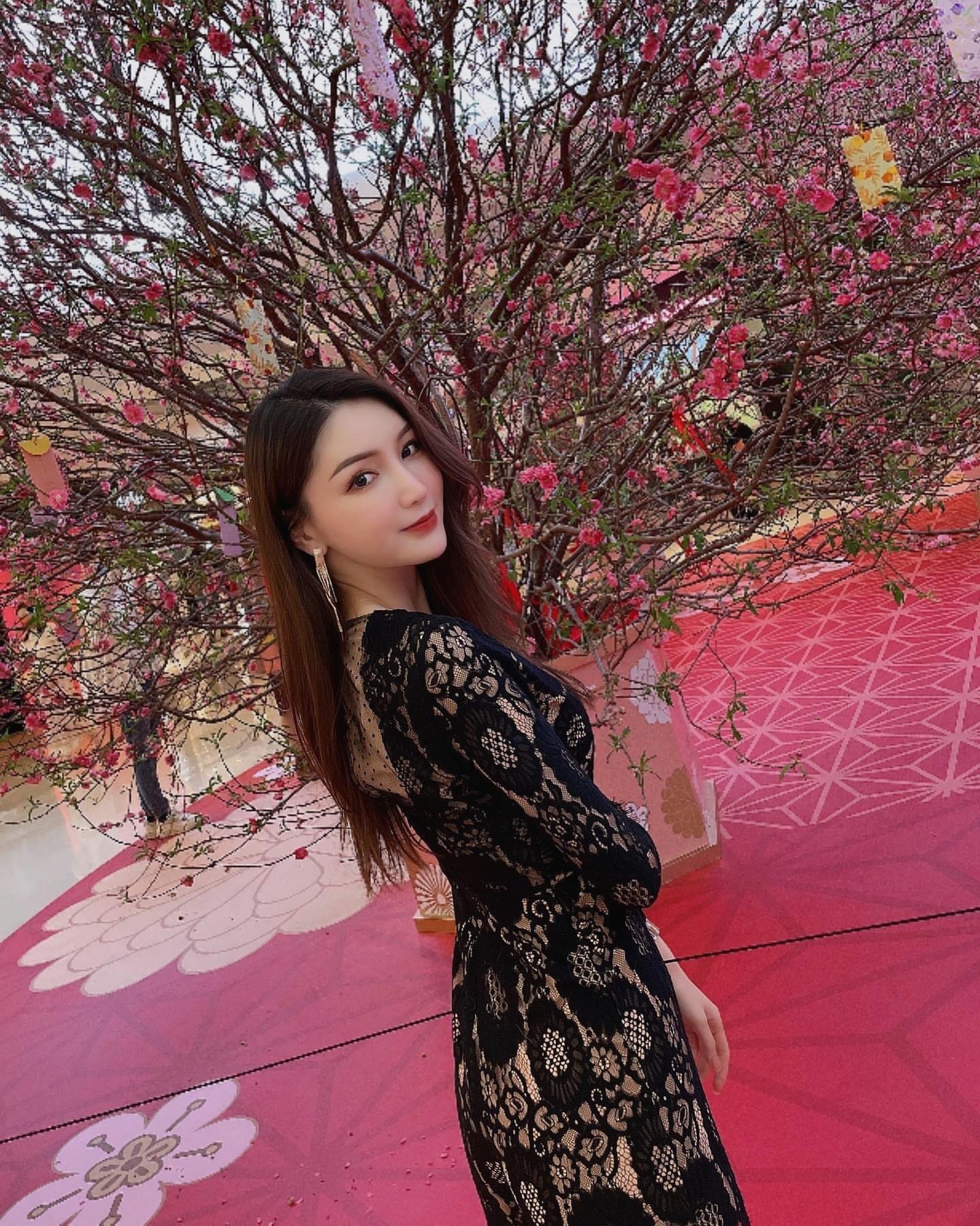 MichelleAd28132's profile picture. I am an innovative leader in the beauty industry with extensive professional knowledge in beauty and hair care and many years of experience.