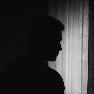 kai202187's profile picture. 不常說自己 也不常解釋什麼 留著一些痕跡 給看得懂影子的人