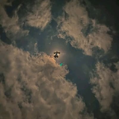 unmkkf's profile picture. 20
young wild free.
masih sma 
bersih,saling jaga privasi.
DM aja