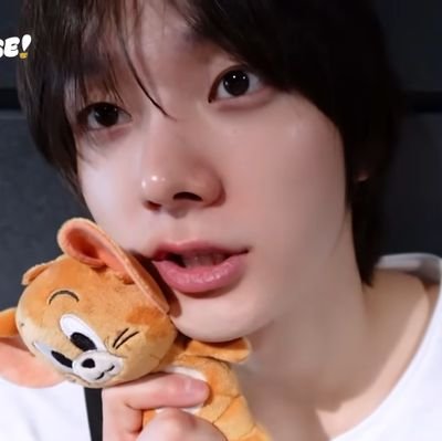 lxxxxul21's profile picture. 본계 @lxesul21_