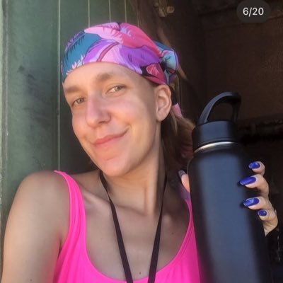 laila__vela's profile picture. coffee ☕️ poppies 🌺 beach sunsets 🌅 🏝 and mimosa 🥂….. half witch & Virgo babe ♍️ writer in hostile situations