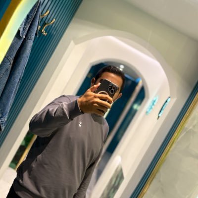 aqmohseni's profile picture. never let your light die