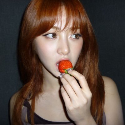 YUNW00ISM's profile picture. 