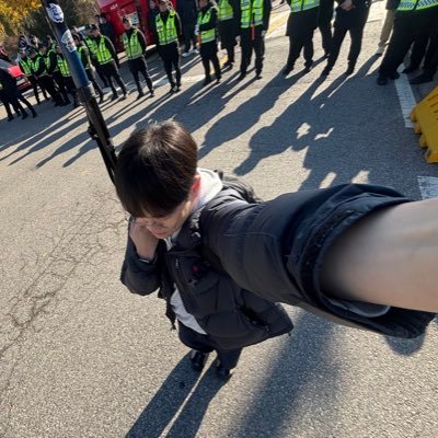 binglee77's profile picture. 