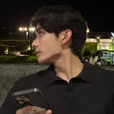 rrrrr1l's profile picture. 