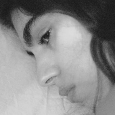 hiemsvespere's profile picture. солнце померкнет, увидев золотые россыпи твоей души. в воздухе разольётся нежность, а заря распустится карамельными самоцветами.