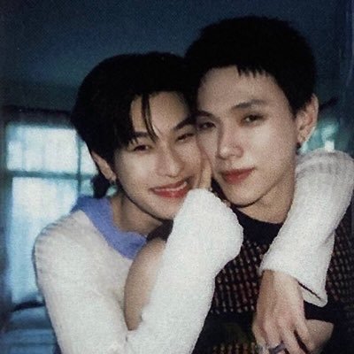 zazu712's profile picture. @zazu711 뜬금없이정지먹어서 시상식지현우짤상태…내북마크돌려줘샤갈…