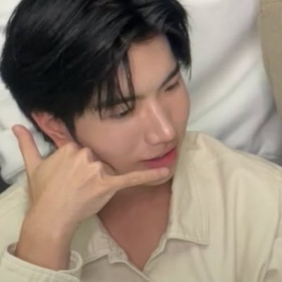 getoffyourcrown's profile picture. 