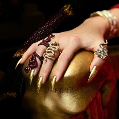 wv13swift's profile picture. Account for buying and selling - BKK TH 🤍