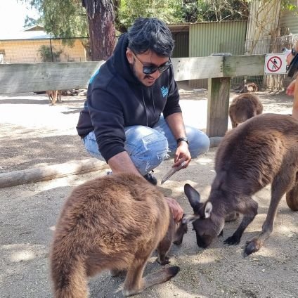 vishak98's profile picture. Building Heyfixit AI