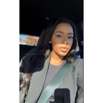 lau__rah's profile picture. 