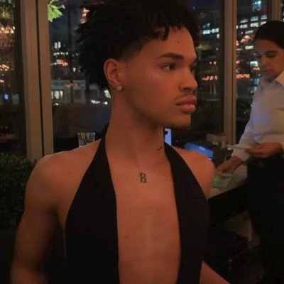 selinakyleshit's profile picture. 