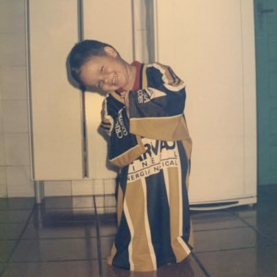 henriqueb1t's profile picture. "Ele gosta de animais e do campo. Disse que achou a cidade grande caótica demais, com muita gente e pouco ar."