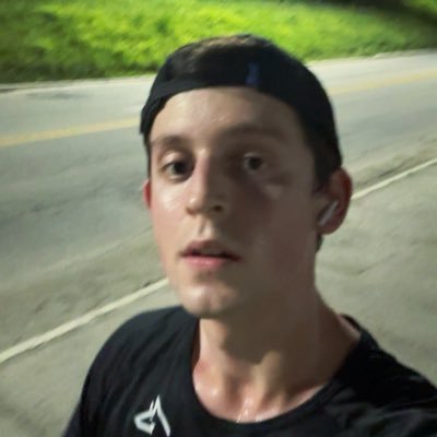 danielsaraldi's profile picture. Front-end developer at Azify (React, React Native, iOS and Android)