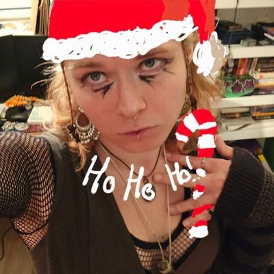 _marsdust's profile picture. @8cylindrewh0re main acc | they/she | 19 y/o | mainly going to be music/art/photography related! | huge nature lover, wearer of green, bug lizard girl