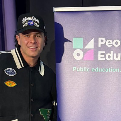 Max_Kerman's profile picture. Front dude for @arkellsmusic. First book, “Try Hard,” out now via @penguinca.