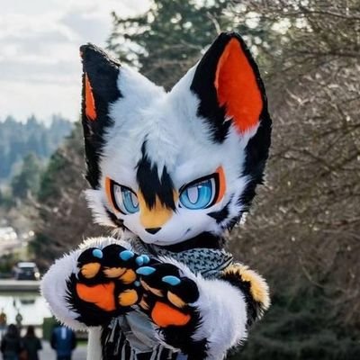 lukman_amu77's profile picture. I'm scribble Note! I I'm an out going guy who just wants to make you smile 😊😺