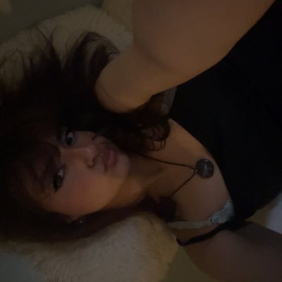 charmess's profile picture. Born Without Bones