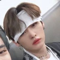 linosubway_'s profile picture. either listening to noise music or bubble gum pop