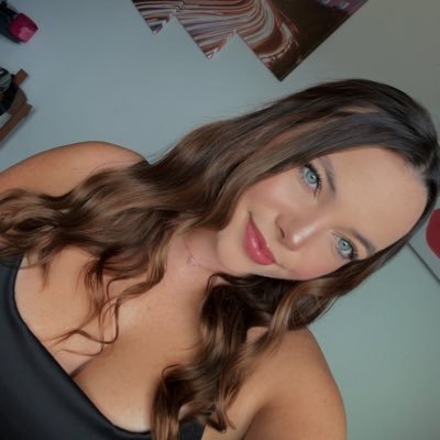 lomlarissa's profile picture. i choose you and me, religiously. | TN x 3 |