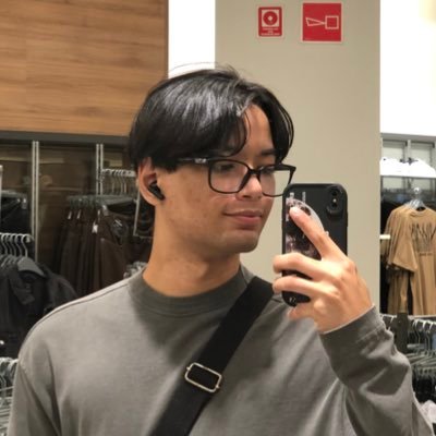 Maelroo_'s profile picture. I don't know what to put, but I'll put it in English.