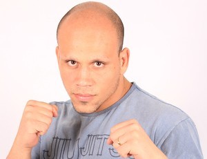 Thiago de Oliveira, 24 anos, atleta participante do #TUFBrasil #TheUltimateFighterBrasil #PesoMédio Cartel: Oito vitórias, uma derrota e um empate