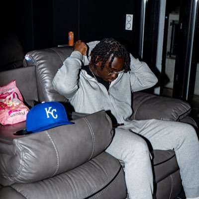 blo92i's profile picture. Blo " Deuzé 🎤 " 🇦🇴🇨🇩 @psg_inside