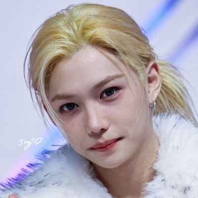 bellelixie's profile picture. 𖹭 항상 바래왔던 한가지를 생각해봐 그리고 마음의 눈으로 찾고 심장을 느껴봐 𖹭