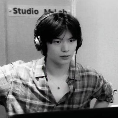 fleurislove_'s profile picture. 98% Sungjae, 2% other things.