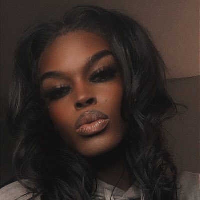 Mz2freakylaylay's profile picture. 