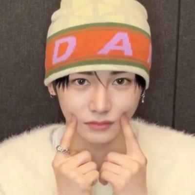 iluv_peachmochi's profile picture. RUBIES 🐦‍🔥