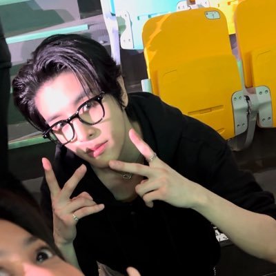 pradajake's profile picture. 저기요… 재윤씨…