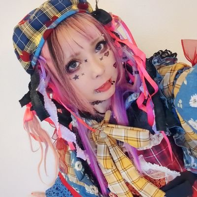 kuratsusama293's profile picture. メイン垢がジュリアに乗っ取られたくらつやさんのサブ垢
☆メインアカウント　→
@kuratsusama

ジュリアをなりすまし通報して下さい

ドールだけひたすらアップするアカウント

ドール用＆ヒト用アイテム販売中
ハンドメイド作家
仔雅20年　雅コス　元コスプレイヤー　派手な人