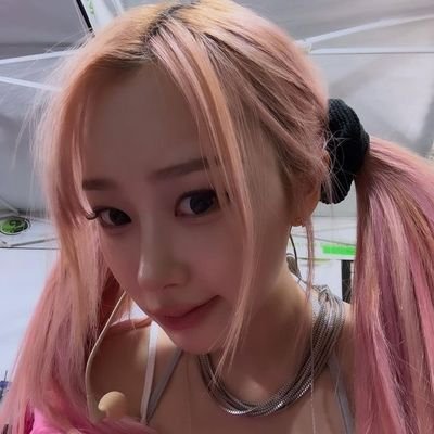 chaerysaur's profile picture. pretorosa      ૮₍ ˃ ⤙ ˂ ₎ა
                                                          viewjune  ᡣ𐭩  beabadoobee
                           𝐵𝑜𝑟𝑛 𝑡𝑜 𝑑𝑖𝑒.