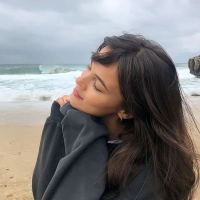 tahiii_ook's profile picture. 'hepimiz öyle ya da böyle ayakta kalmak için savaşmak zorunda kalıyoruz.'