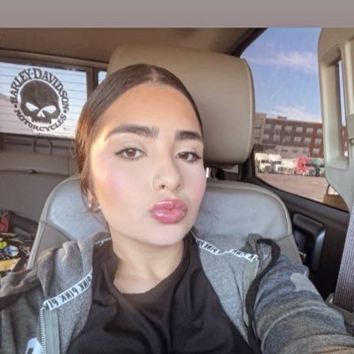 selest_martinez's profile picture. 